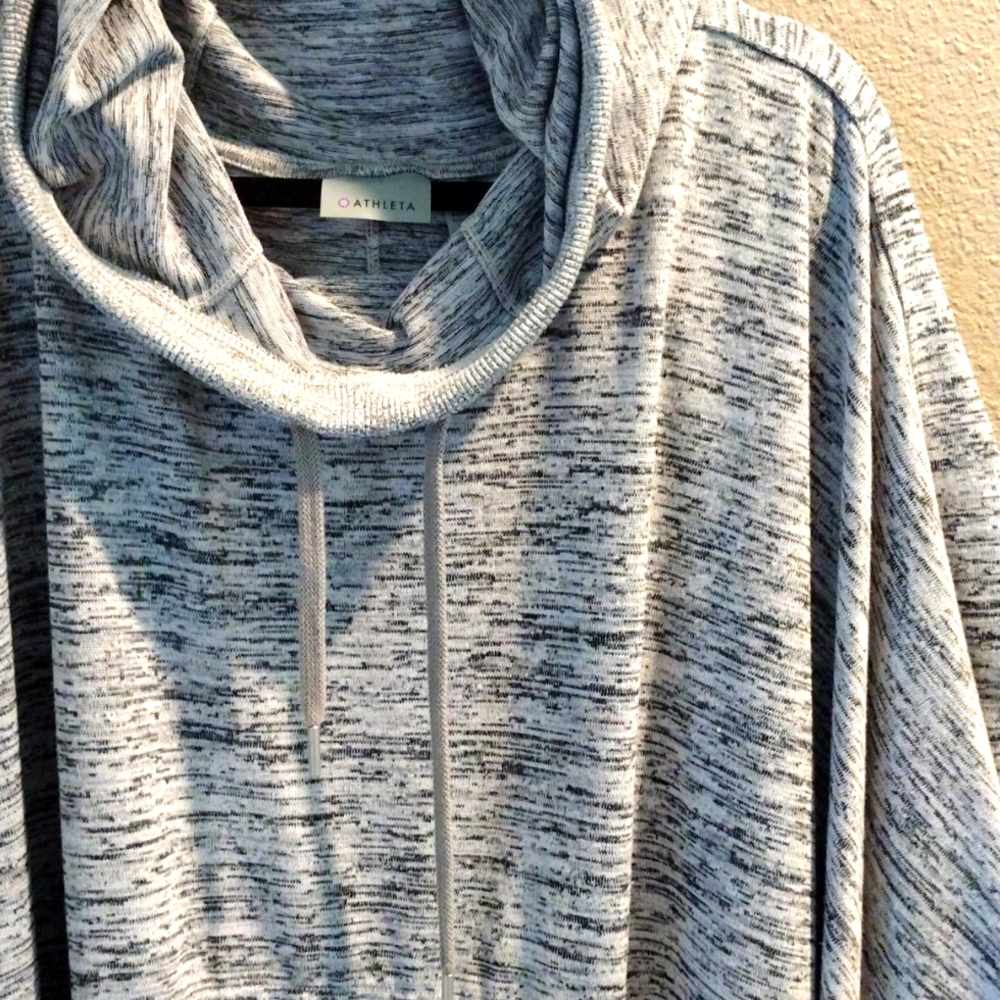 Athleta poncho top